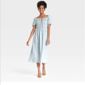 Women's size large Puff Short Sleeve Smocked Dress - Who What Wear blue floral